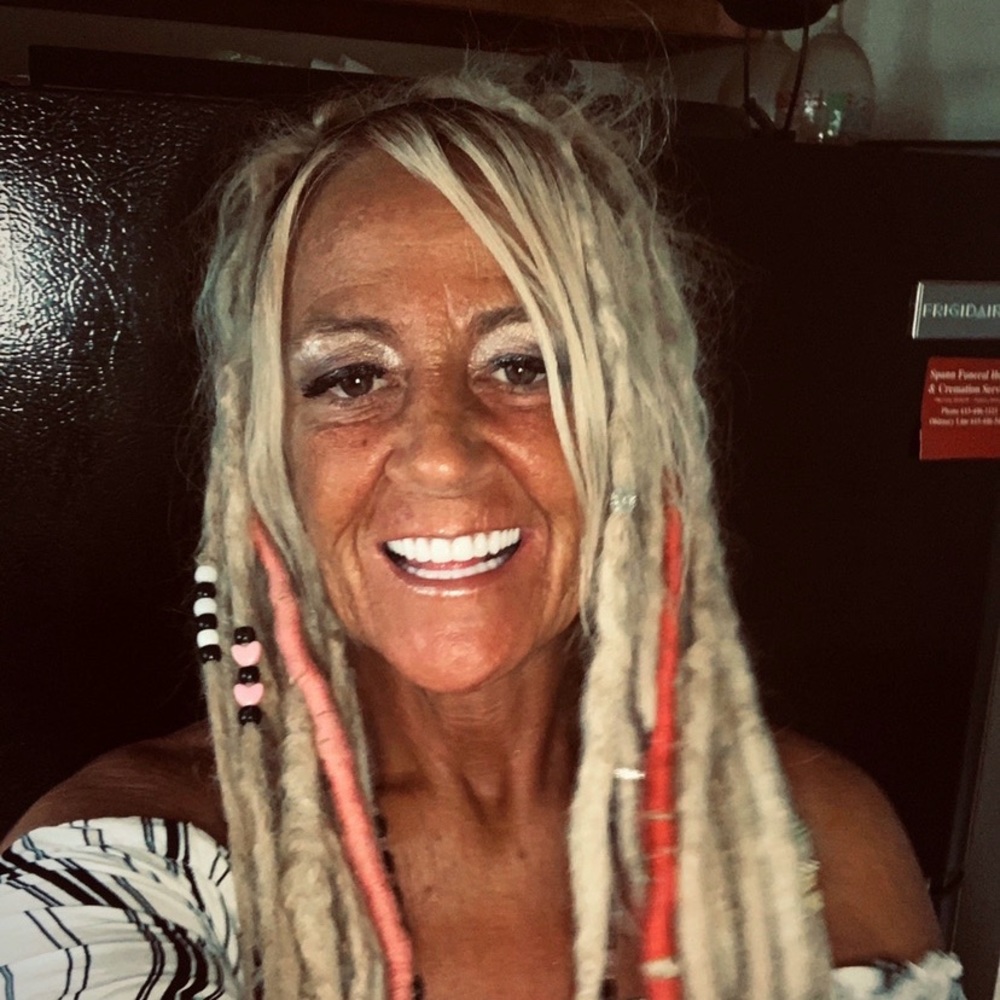 Meet your Posher, Jeannette